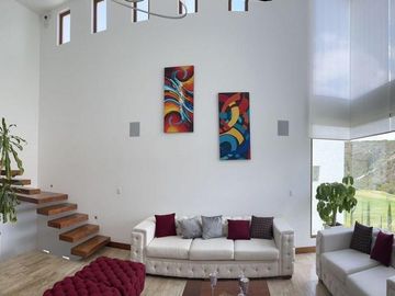 NAYÓN CASA MINIMALISTA 3 DORMITORIOS 360 m2