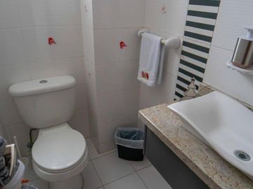 SUITE EN VENTA URBANIZACIÓN EL CONDADO 78 M²