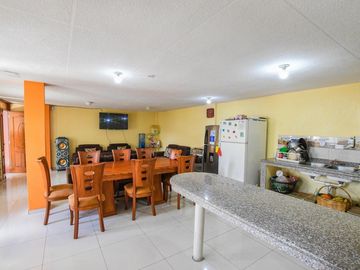 CASA CIUDADELA GATAZO SUR  353m2 4 PARQUEADEROS
