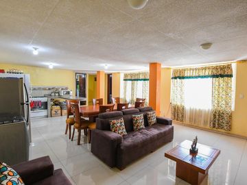 CASA CIUDADELA GATAZO SUR  353m2 4 PARQUEADEROS