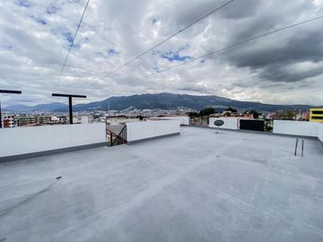 CASA EN VENTA 7 DEPARTAMENTOS SAN ISIDRO DEL INCA