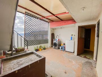 CASA EN VENTA 7 DEPARTAMENTOS SAN ISIDRO DEL INCA