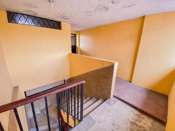 CASA EN VENTA 7 DEPARTAMENTOS SAN ISIDRO DEL INCA