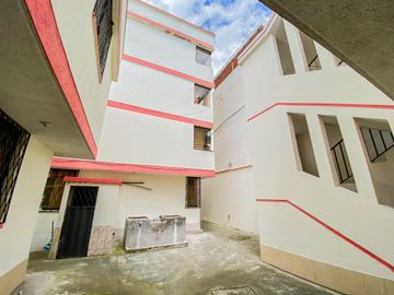 CASA EN VENTA 7 DEPARTAMENTOS SAN ISIDRO DEL INCA