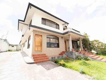 MACHACHI CASA EN VENTA  633m2 4 HABITACIONES