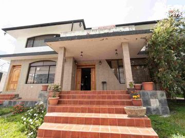MACHACHI CASA EN VENTA  633m2 4 HABITACIONES