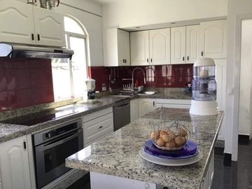 Venta casa grande  con 1000 m2 de terreno La Morita