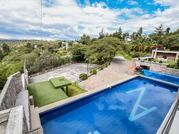 CASA DE LUJO EN VENTA SECTOR TUMBACO 1452M2 CONS 5000m2 TERRENO