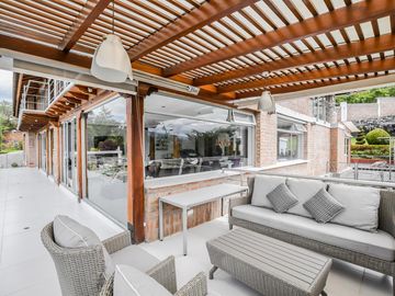 CASA DE LUJO EN VENTA SECTOR TUMBACO 1452M2 CONS 5000m2 TERRENO
