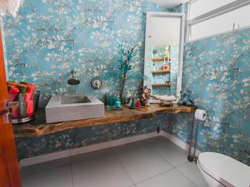 CASA DE LUJO EN VENTA SECTOR TUMBACO 1452M2 CONS 5000m2 TERRENO