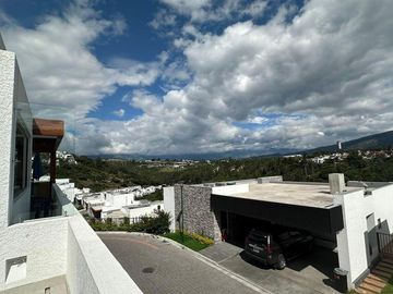 NAYÓN DEPARTAMENTO DUPLEX MINIMALISTA 208,97m2