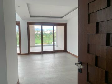 NAYÓN DEPARTAMENTO DUPLEX MINIMALISTA 208,97m2