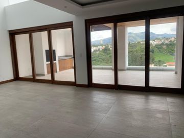 NAYÓN DEPARTAMENTO DUPLEX MINIMALISTA 208,97m2