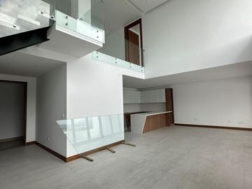 NAYÓN DEPARTAMENTO DUPLEX MINIMALISTA 208,97m2