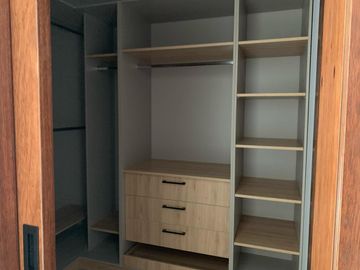 NAYÓN DEPARTAMENTO DUPLEX MINIMALISTA 208,97m2