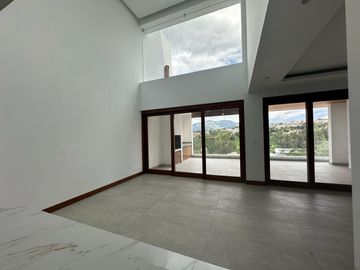 NAYÓN DEPARTAMENTO DUPLEX MINIMALISTA 208,97m2
