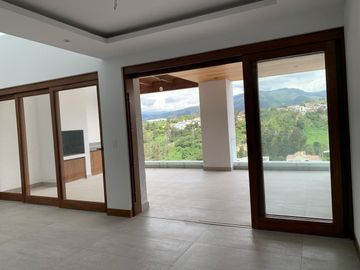 NAYÓN DEPARTAMENTO DUPLEX MINIMALISTA 208,97m2