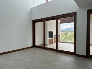 NAYÓN DEPARTAMENTO DUPLEX MINIMALISTA 208,97m2