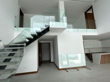 NAYÓN DEPARTAMENTO DUPLEX MINIMALISTA 208,97m2