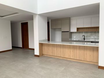 NAYÓN DEPARTAMENTO DUPLEX MINIMALISTA 208,97m2