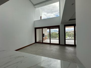 NAYÓN DEPARTAMENTO DUPLEX MINIMALISTA 208,97m2