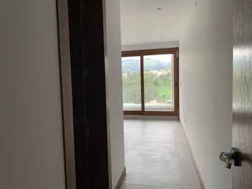 NAYÓN DEPARTAMENTO DUPLEX MINIMALISTA 208,97m2