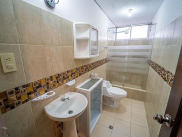 LA MAGDALENA VENTA DE CASA RENTERA 5 PISOS 565M 3 GARAJES