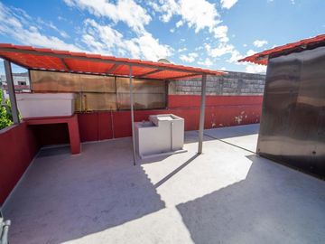 LA MAGDALENA VENTA DE CASA RENTERA 5 PISOS 565M 3 GARAJES