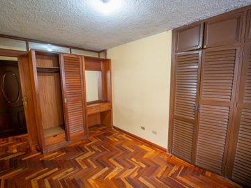 LA MAGDALENA VENTA DE CASA RENTERA 5 PISOS 565M 3 GARAJES