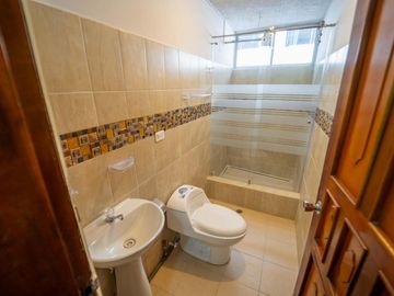 LA MAGDALENA VENTA DE CASA RENTERA 5 PISOS 565M 3 GARAJES