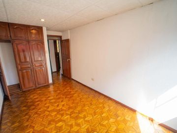 LA MAGDALENA VENTA DE CASA RENTERA 5 PISOS 565M 3 GARAJES