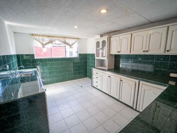 LA MAGDALENA VENTA DE CASA RENTERA 5 PISOS 565M 3 GARAJES
