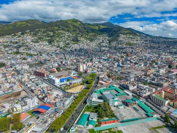 LA MAGDALENA VENTA DE CASA RENTERA 5 PISOS 565M 3 GARAJES