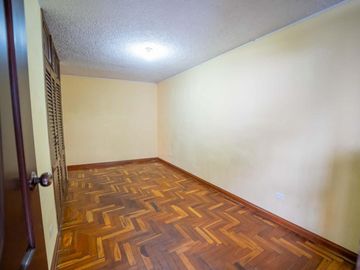 LA MAGDALENA VENTA DE CASA RENTERA 5 PISOS 565M 3 GARAJES