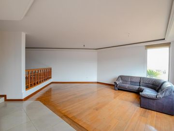 CASA DE VENTA MIRAVALLE  4JARDÍN Y TERRRAZA 3 HABITACIONES
