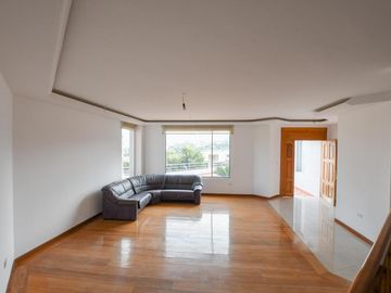 CASA DE VENTA MIRAVALLE  4JARDÍN Y TERRRAZA 3 HABITACIONES
