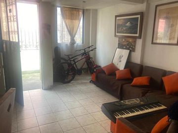 CASA EN VENTA MARIANITAS CALDERON 120 M2