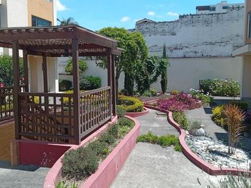 CASA EN VENTA KENNEDY SANTA LUCIA ALTA 210 m2