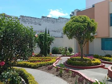CASA EN VENTA KENNEDY SANTA LUCIA ALTA 210 m2