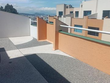 CASA EN VENTA KENNEDY SANTA LUCIA ALTA 210 m2