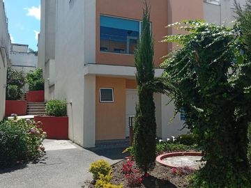 CASA EN VENTA KENNEDY SANTA LUCIA ALTA 210 m2