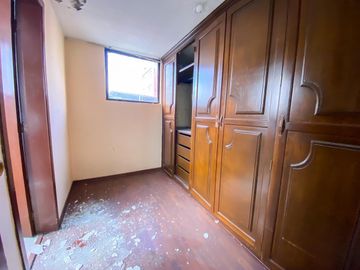 CASA CON DEPARTAMENTOS EN VENTA EN LA CONCEPCIÓN PARA REMODELAR