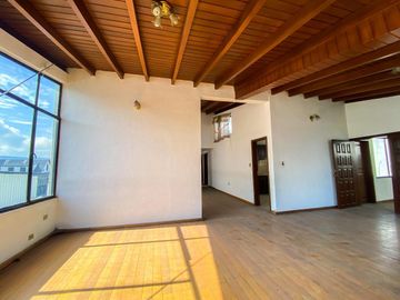 CASA CON DEPARTAMENTOS EN VENTA EN LA CONCEPCIÓN PARA REMODELAR