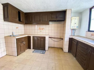 CASA CON DEPARTAMENTOS EN VENTA EN LA CONCEPCIÓN PARA REMODELAR