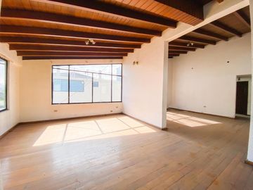 CASA CON DEPARTAMENTOS EN VENTA EN LA CONCEPCIÓN PARA REMODELAR