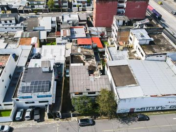 CASA CON DEPARTAMENTOS EN VENTA EN LA CONCEPCIÓN PARA REMODELAR