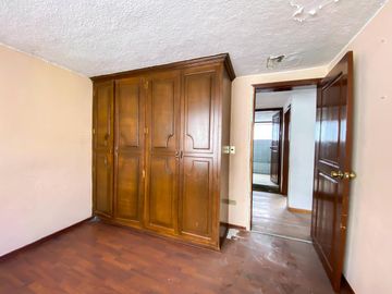 CASA CON DEPARTAMENTOS EN VENTA EN LA CONCEPCIÓN PARA REMODELAR