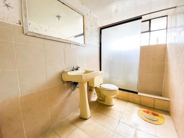 CASA CON DEPARTAMENTOS EN VENTA EN LA CONCEPCIÓN PARA REMODELAR