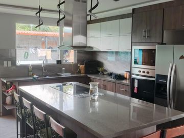VENTA CASA UNA SOLA PLANTA CON DEPARTAMENTO, TERRENO DE 1000 M2 EN GUAYLLABAMBA