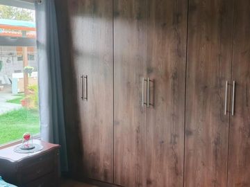 VENTA CASA UNA SOLA PLANTA CON DEPARTAMENTO, TERRENO DE 1000 M2 EN GUAYLLABAMBA